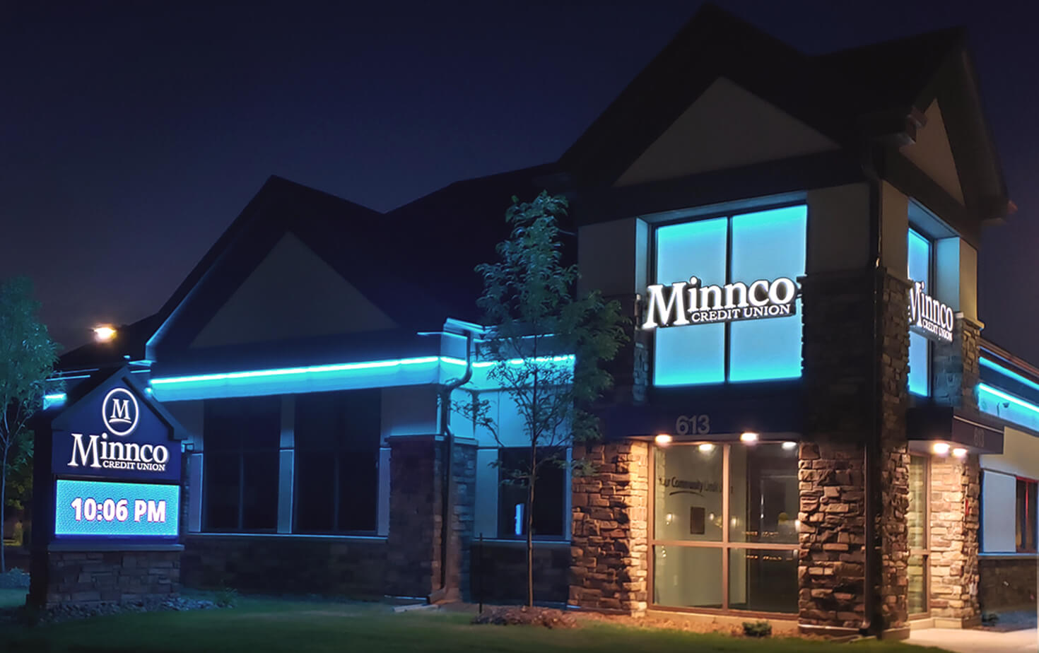 Minnco Credit Union_Big Lake - monument sign, channel letters & LED strip lighting and RGB backlit Window Lighting